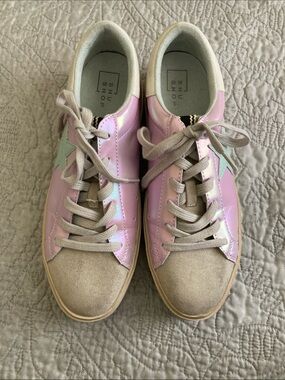 ShuShop Pink Iridescent Low-Top Sneakers with Mint Star Accent